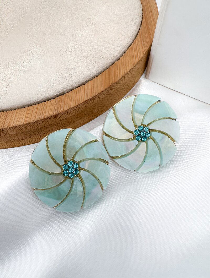 Brinco Folheado a Ouro 18k e Prata Botton Resinado