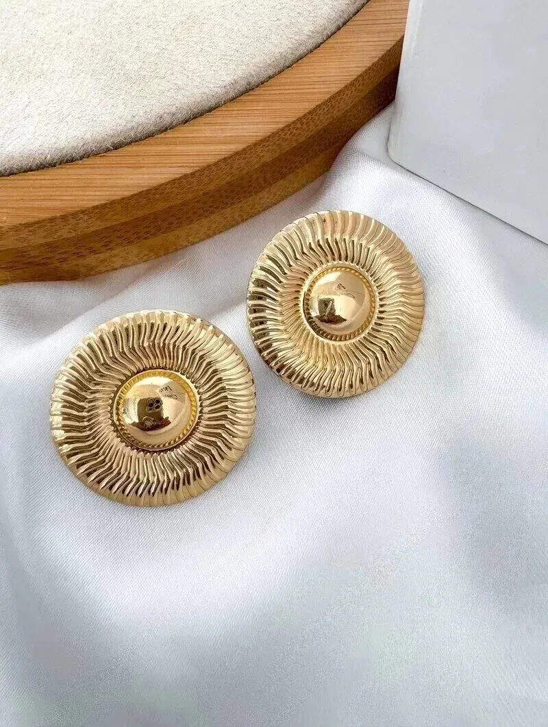 Brinco Folheado a Ouro 18k e Prata Botton Texturizado