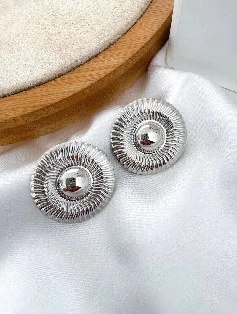 Brinco Folheado a Ouro 18k e Prata Botton Texturizado