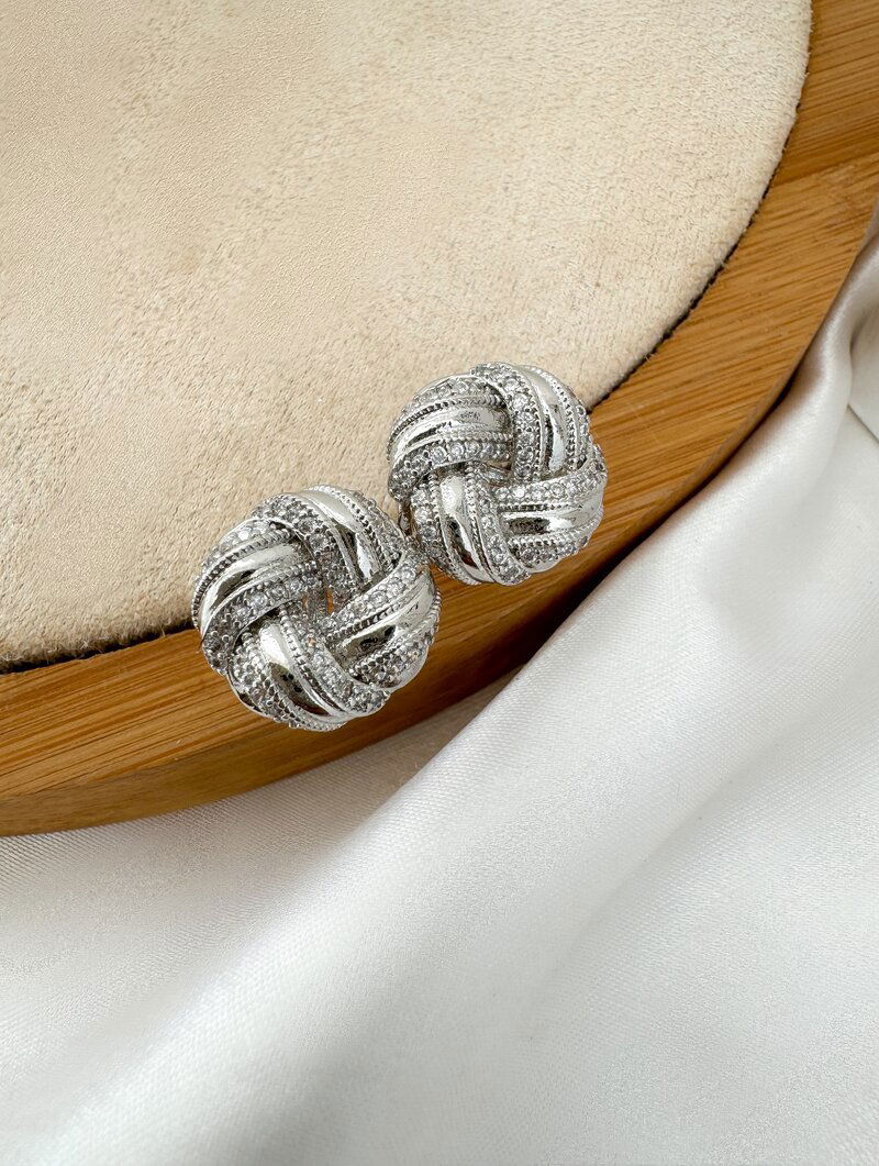 Brinco Folheado a Ouro 18k e Prata Botton Trançado com Micro Zircônias