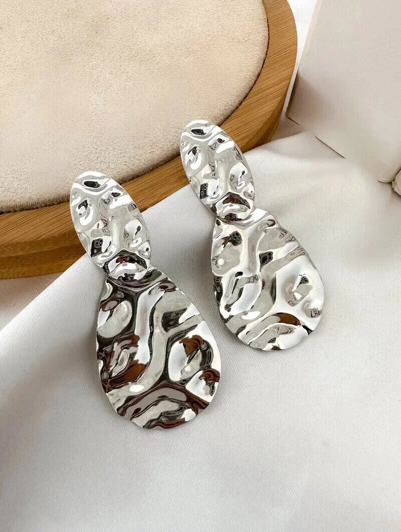 Brinco Folheado a Ouro 18k e Prata Bottons Martelados