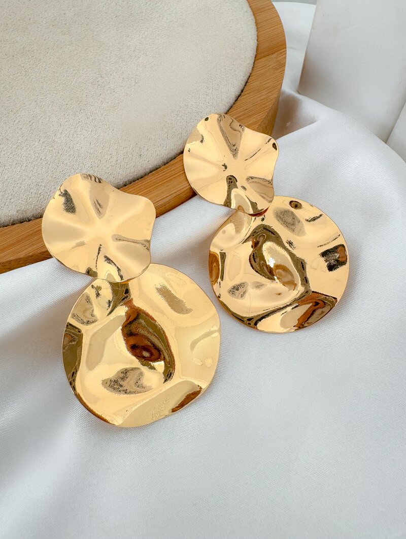 Brinco Folheado a Ouro 18k e Prata Bottons Martelados Lisos