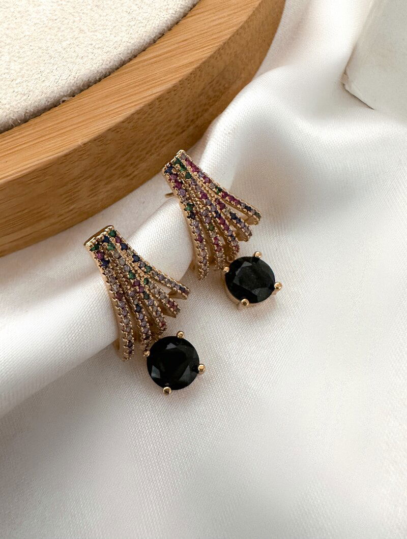 Brinco Folheado a Ouro 18k e Prata Cinco Fios Cravejados com Pedra de Zircônia