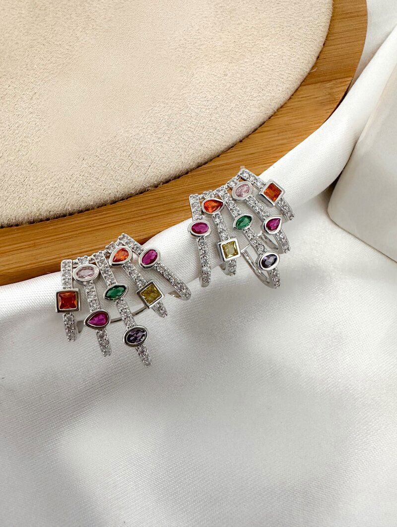 Brinco Folheado a Ouro 18k e Prata Cinco Fios Cravejados com Zircônias Coloridas