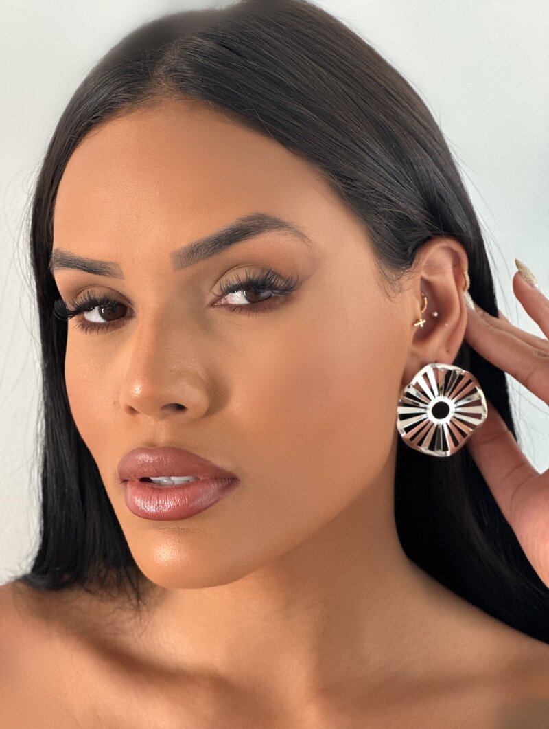 Brinco Folheado a Prata Circulo com Detalhes Vazados