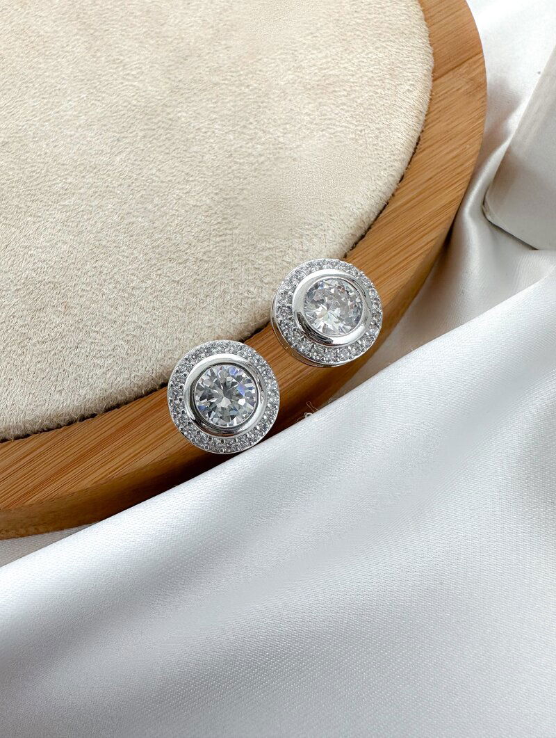 Brinco Folheado a Ouro 18k e Prata Circulo com Zircônia Central