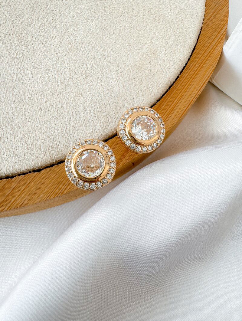 Brinco Folheado a Ouro 18k e Prata Circulo Cravejado com Pedra de Zircônia