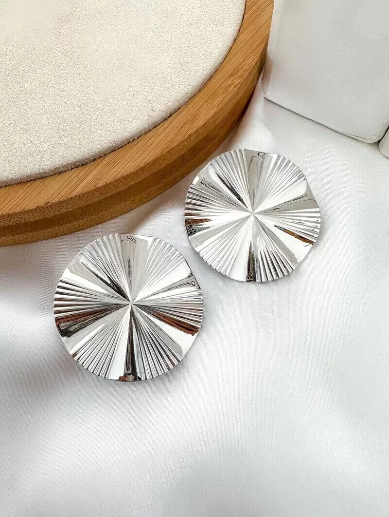 Brinco Folheado a Ouro 18k e Prata Circulo Martelado