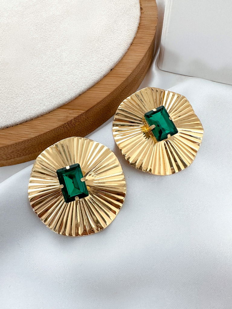 Brinco folheado a ouro 18k e prata circulo texturizado com zircônia central