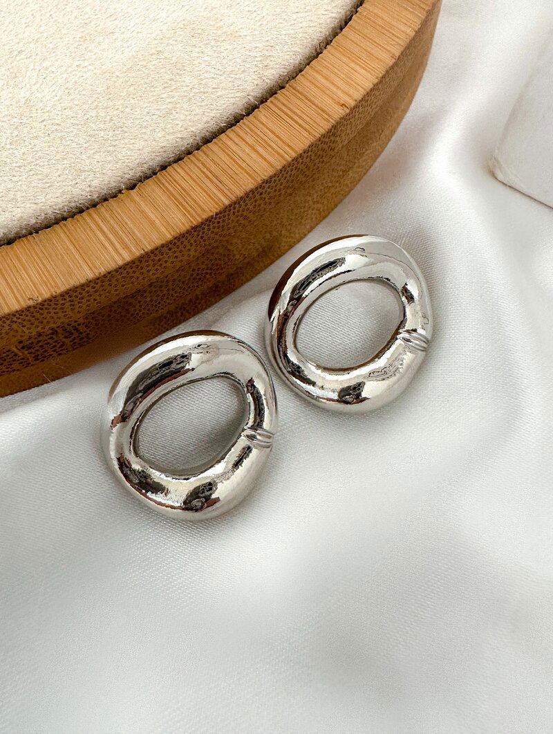 Brinco Folheado a Ouro 18k e Prata Circulo Vazado Liso