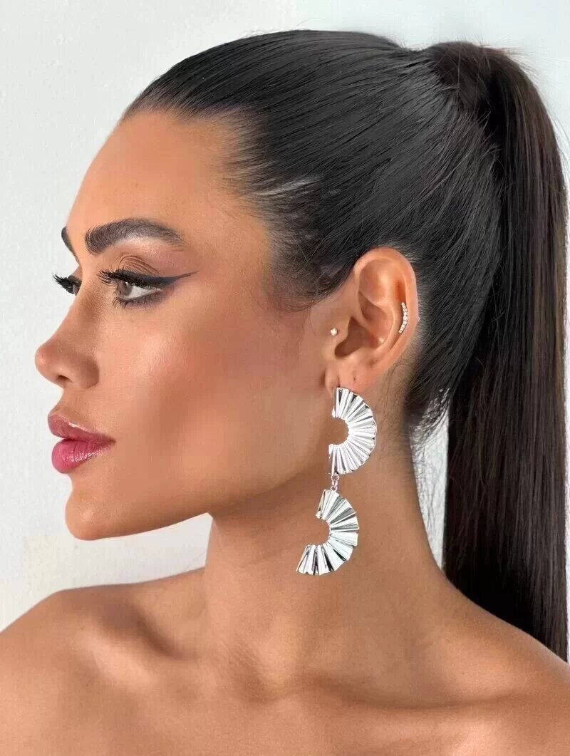 Brinco Folheado a Ouro 18k e Prata Circulos Meia Lua Martelados