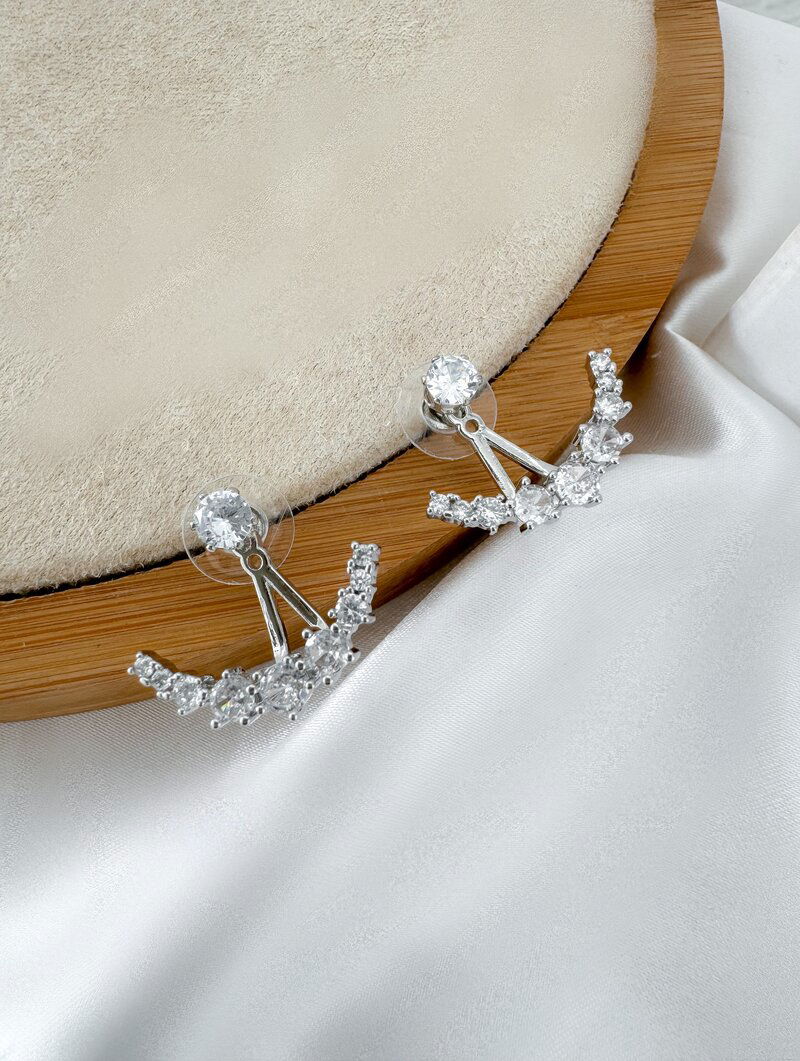 Brinco Folheado a Ouro 18k e Prata com Zircônias Cristais