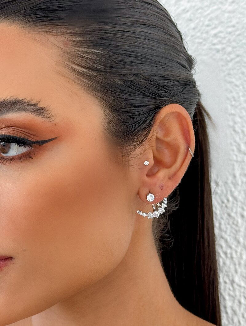 Brinco Folheado a Ouro 18k e Prata com Zircônias Cristais