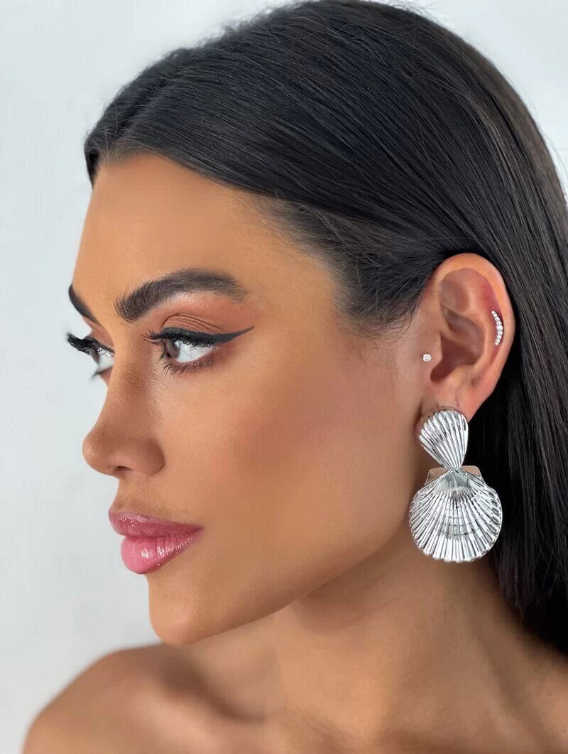 Brinco Folheado a Ouro 18k e Prata Concha com Ponteira