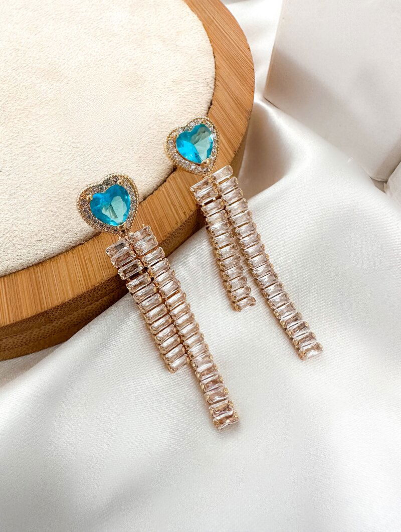 Brinco Folheado a Ouro 18k e Prata Coração de Zircônia com Navetes