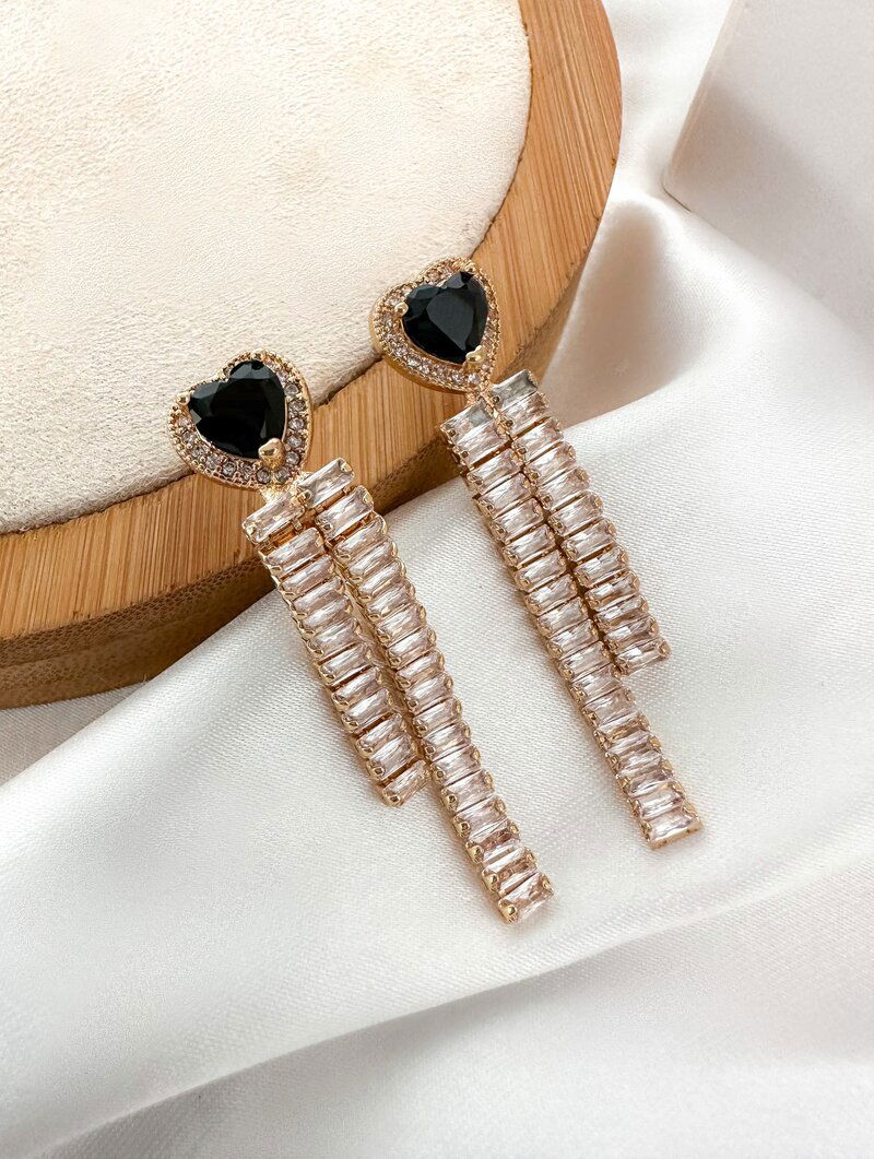 Brinco Folheado a Ouro 18k e Prata Coração de Zircônia com Navetes