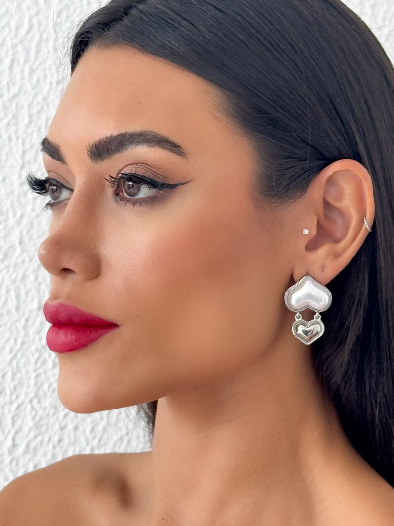 Brinco Folheado a Ouro 18k e Prata Coração Duplo Com Pérola Encapsulado