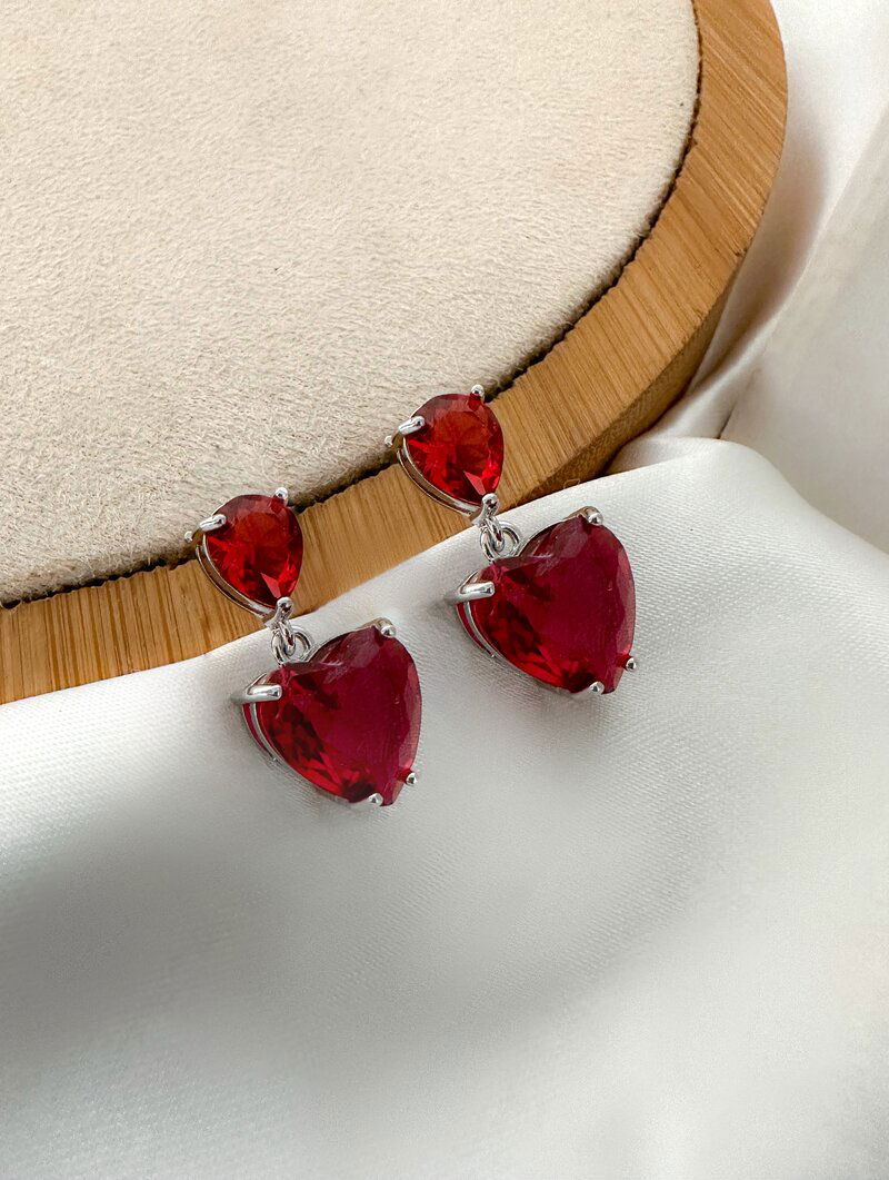 Brinco Folheado a Ouro 18k e Prata Coração e Gota de Zircônia