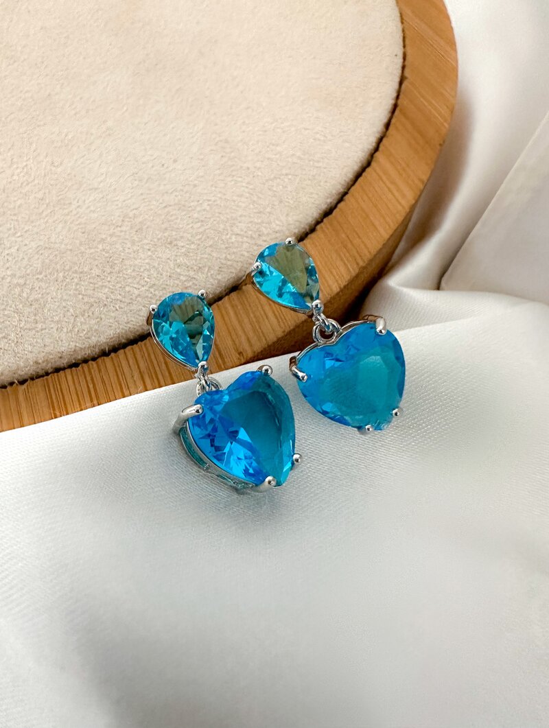 Brinco Folheado a Ouro 18k e Prata Coração e Gota de Zircônia