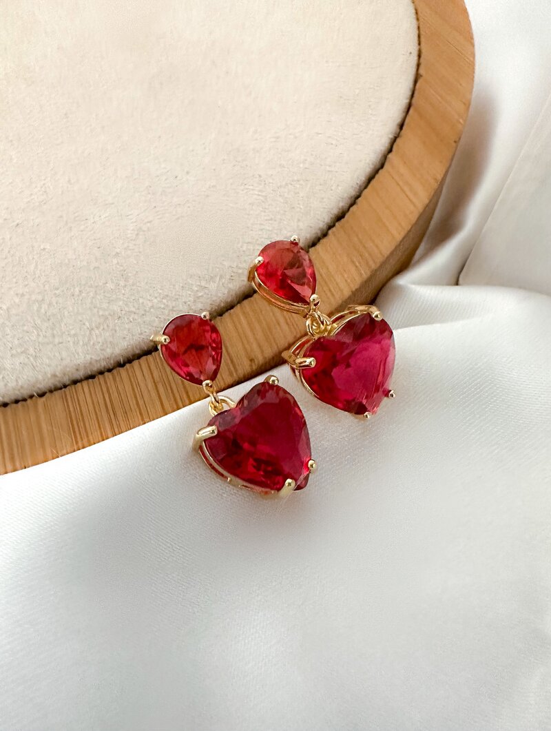 Brinco Folheado a Ouro 18k e Prata Coração e Gota de Zircônia