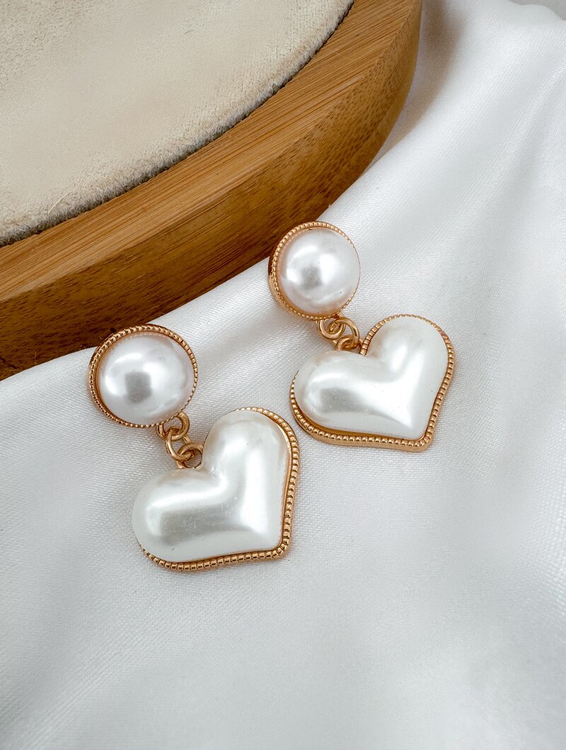 Brinco Folheado a Ouro 18k e Prata Coração e Ponteira de Pérola