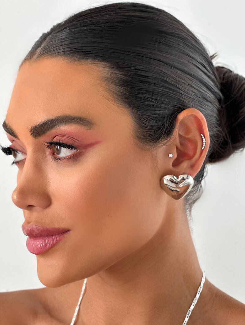 Brinco Folheado a Ouro 18k e Prata Coração Gordinho Liso