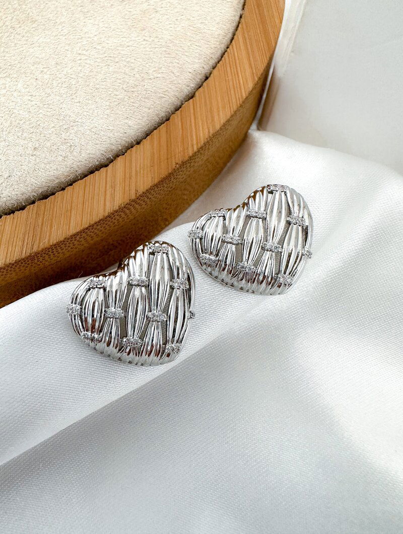 Brinco folheado a ouro 18k e prata Coração trama Com Zirconia