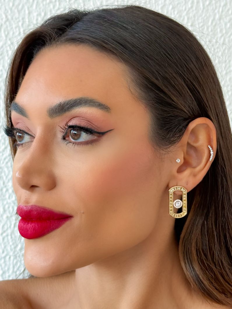 Brinco Folheado a Ouro 18k e Prata Cravejado Com Microzirconia Coloridos