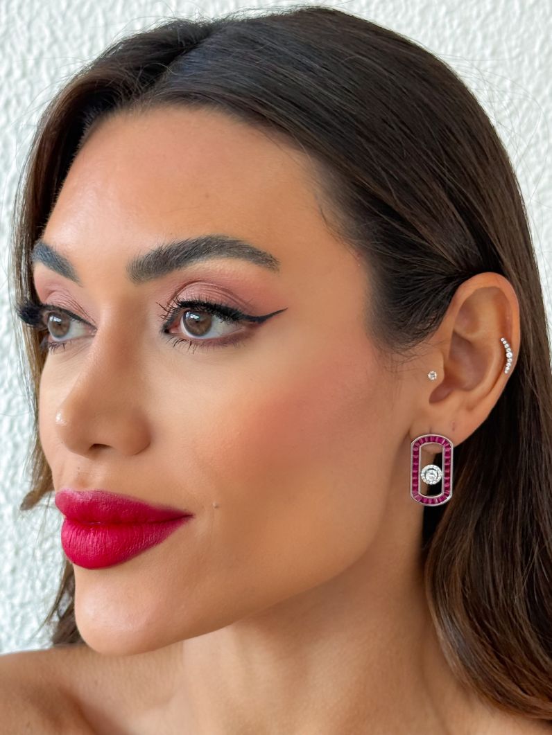 Brinco Folheado a Ouro 18k e Prata Cravejado Com Microzirconia Coloridos