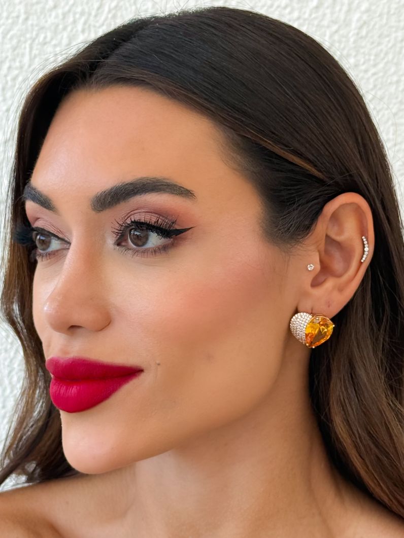 Brinco Folheado a Ouro 18k e Prata Cristal e Cravejado Design Coração