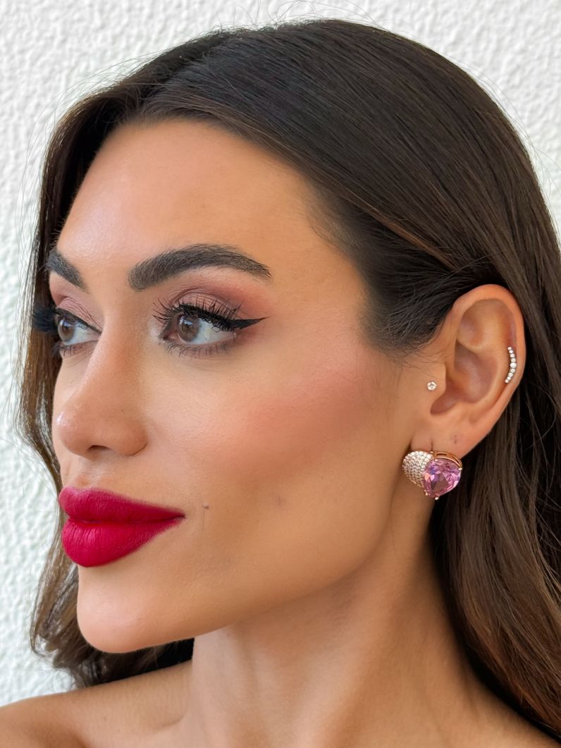 Brinco Folheado a Ouro 18k e Prata Cristal e Cravejado Design Coração