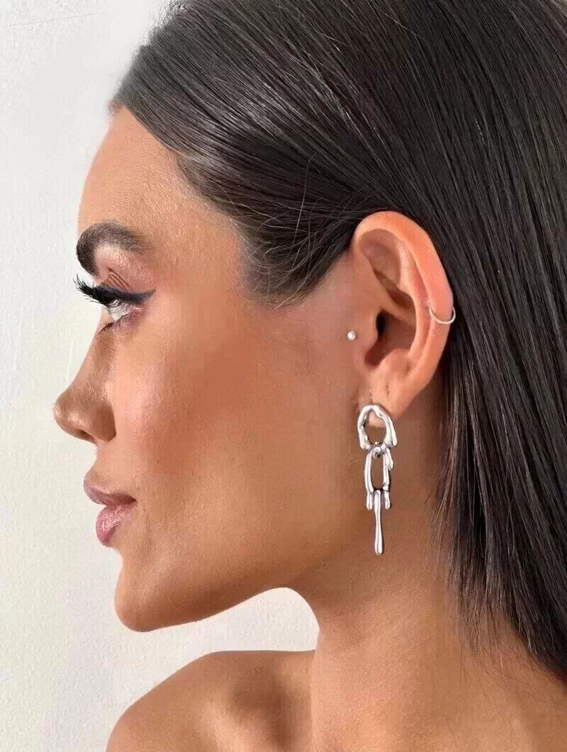 Brinco Folheado a Ouro 18k e Prata Design Abstrato
