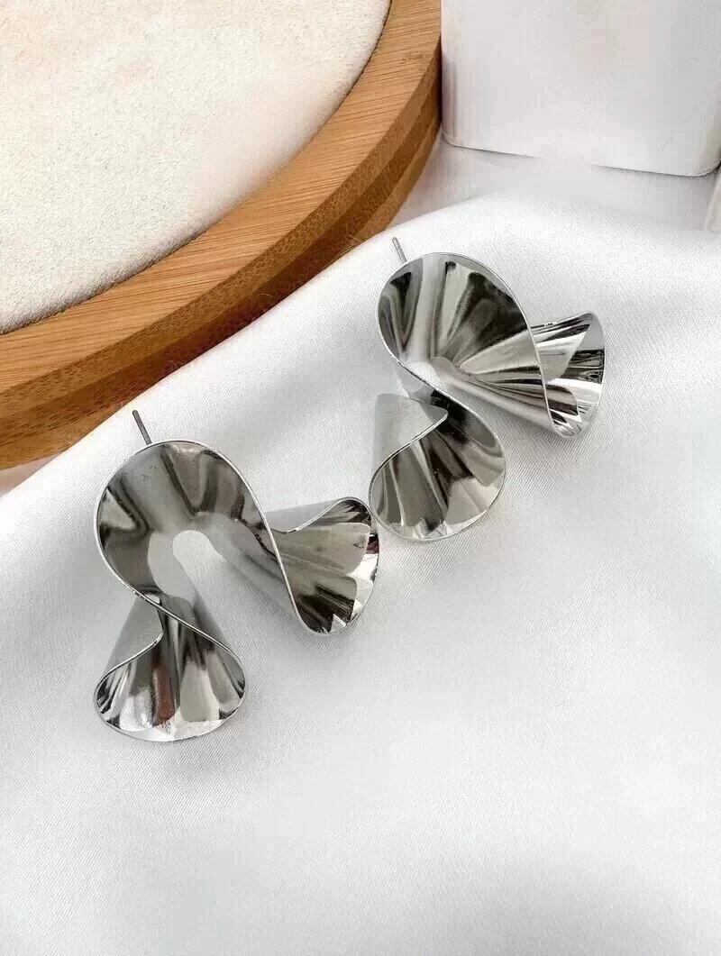 Brinco Folheado a Ouro 18k e Prata Design Aspiral