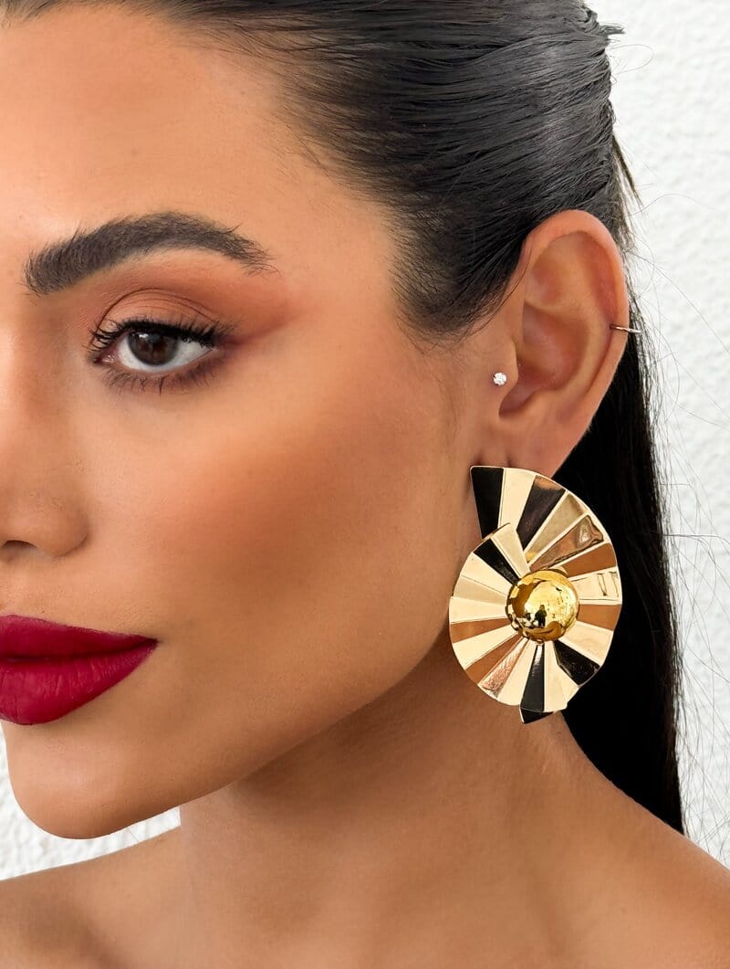 Brinco Folheado a Ouro 18k e Prata Design Espiral Martelado com Centro Liso