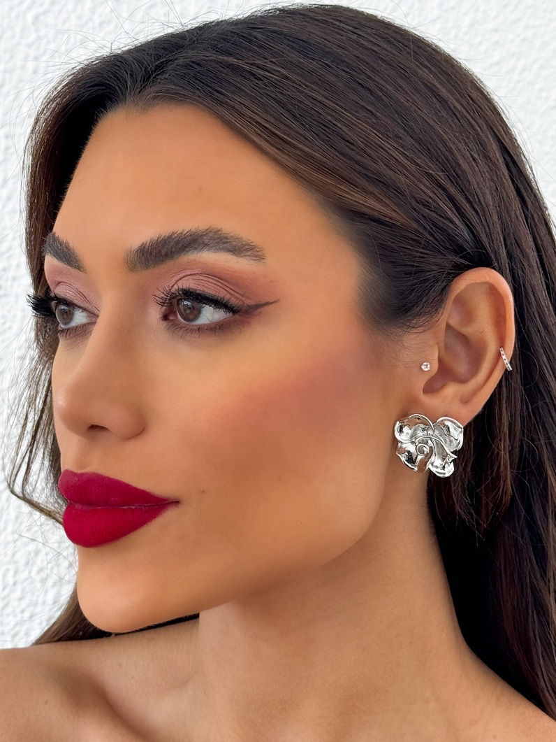 Brinco Folheado a Ouro 18k e Prata Design Flor