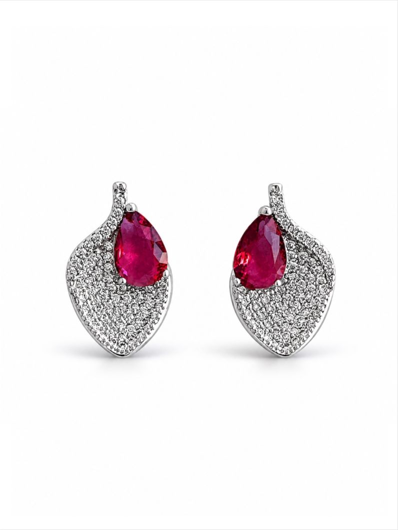 Brinco Folheado a Ouro 18k e Prata Design Folhas Cravejadas