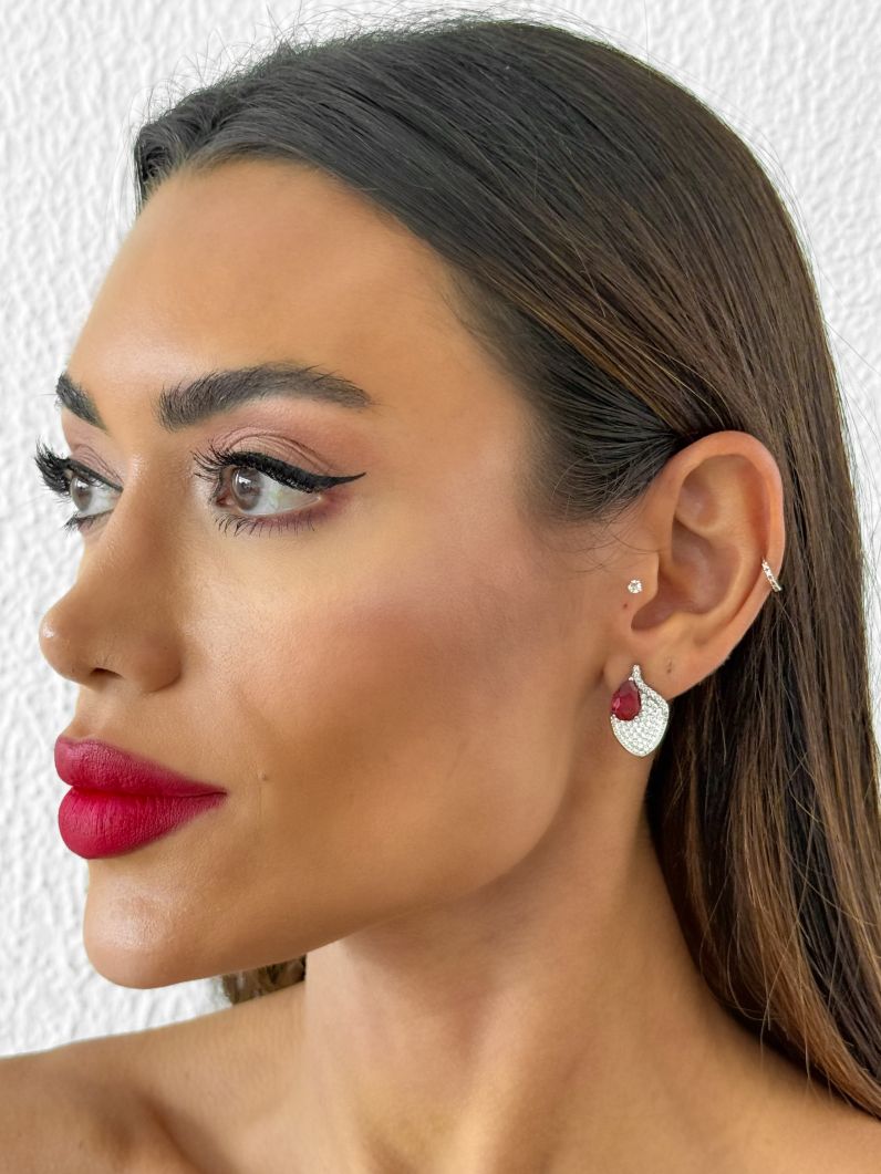 Brinco Folheado a Ouro 18k e Prata Design Folhas Cravejadas