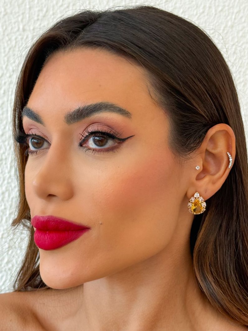 Brinco Folheado a Ouro 18k e Prata Design Gota Trabalhada em Zirconias