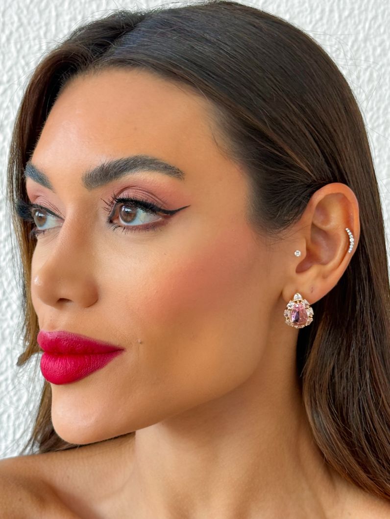 Brinco Folheado a Ouro 18k e Prata Design Gota Trabalhada em Zirconias