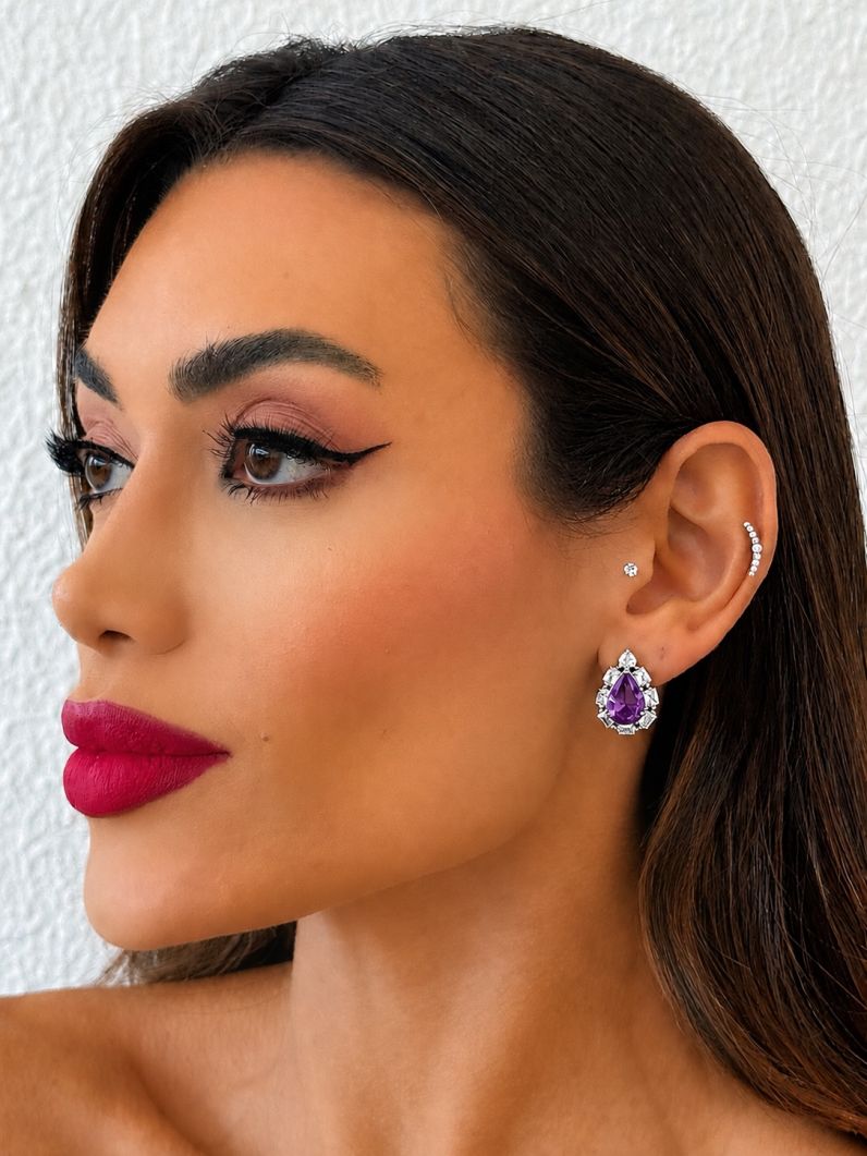Brinco Folheado a Ouro 18k e Prata Design Gota Trabalhada em Zirconias
