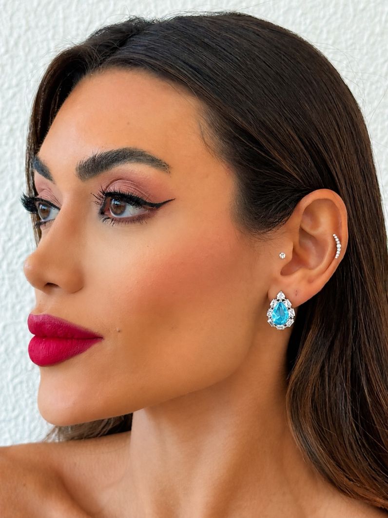 Brinco Folheado a Ouro 18k e Prata Design Gota Trabalhada em Zirconias