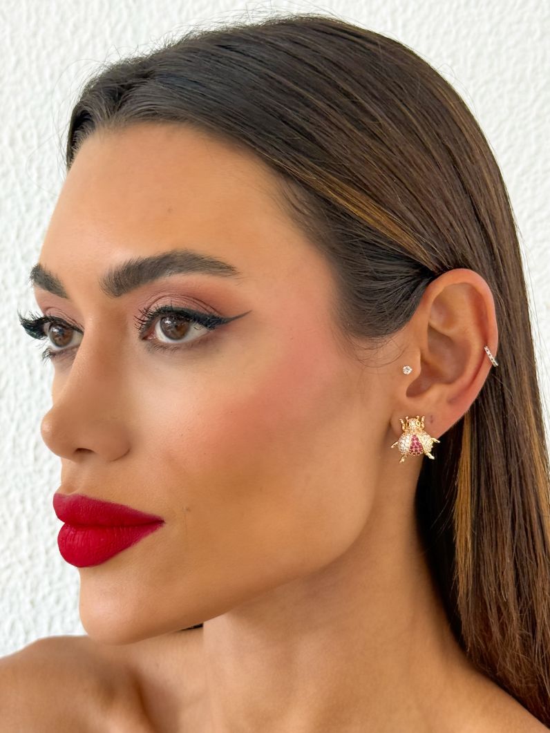 Brinco Folheado a Ouro 18k e Prata Design Joaninha Cravejada