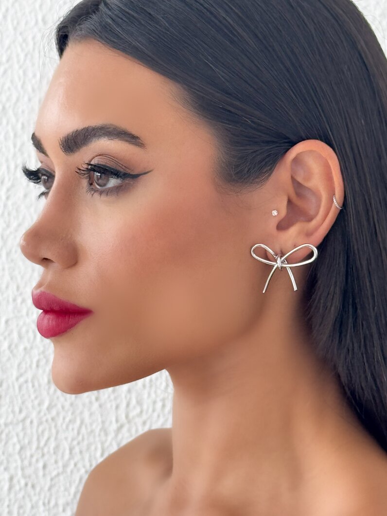 Brinco Folheado a Ouro 18k e Prata Design Laço