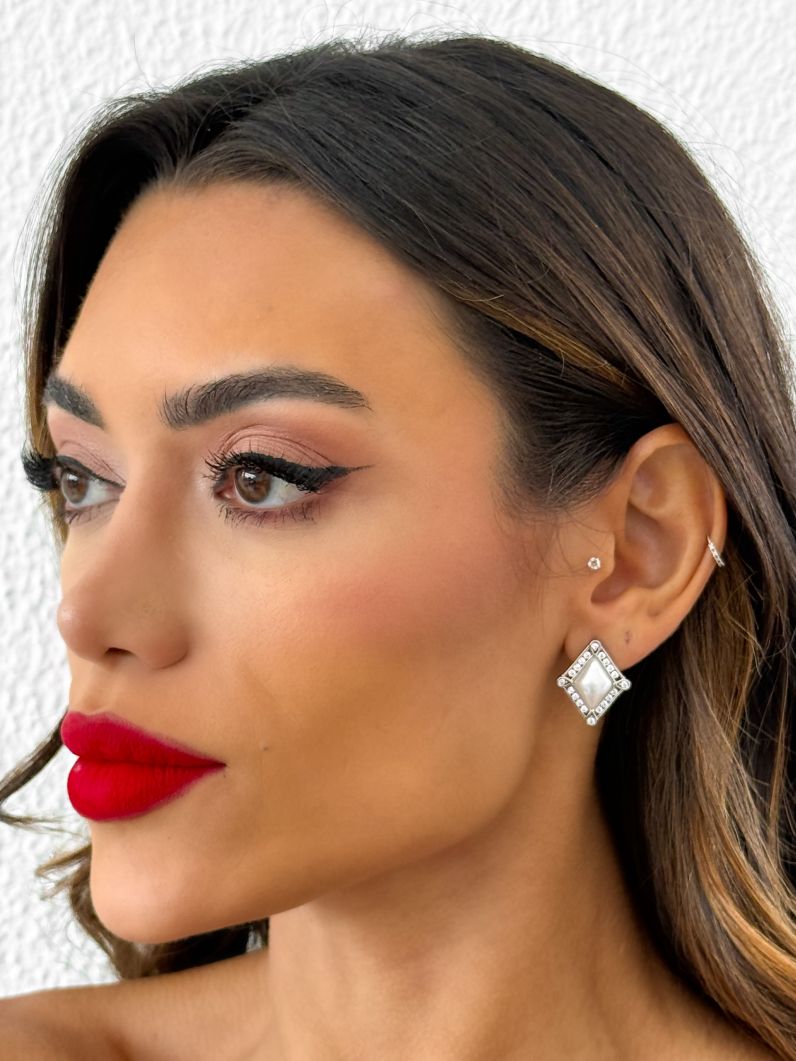 Brinco Folheado a Ouro 18k e Prata Design Moderno Cravejado e Perola