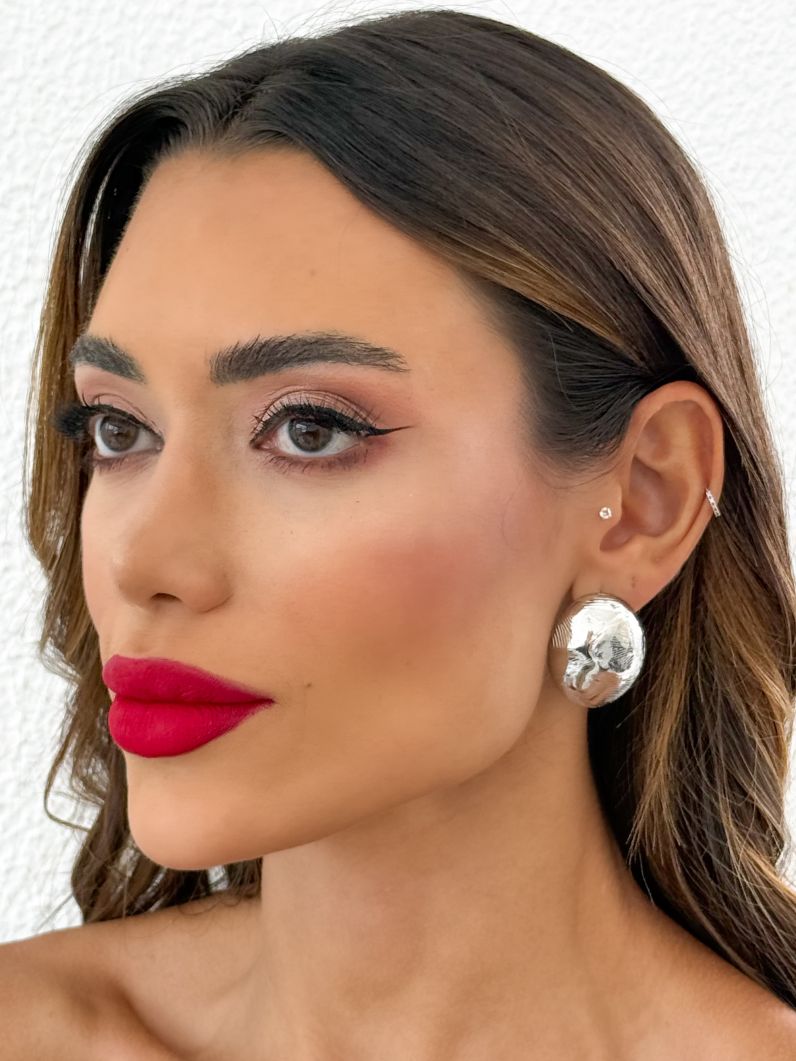 Brinco Folheado a Ouro 18k e Prata Design Oval Detalhado