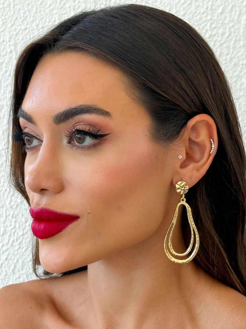 Brinco Folheado a Ouro 18k e Prata Design Ponteira de Gota Vazada