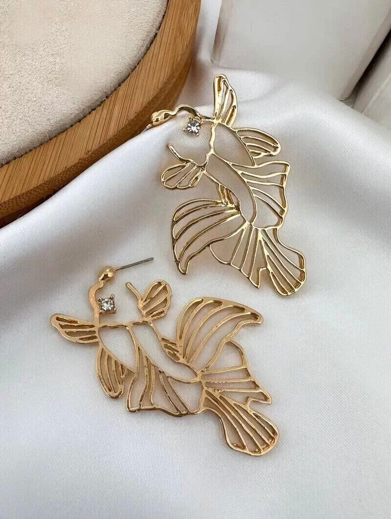 Brinco Folheado a Ouro 18k e Prata Desing Peixe