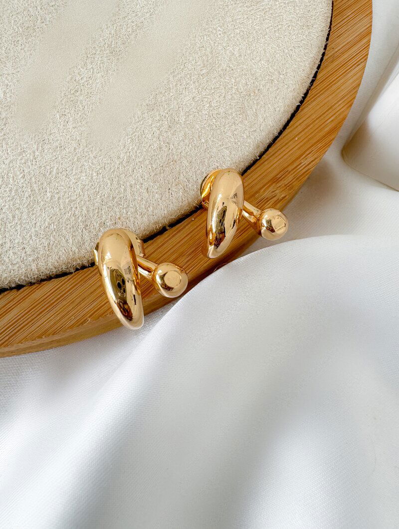 Brinco Folheado a Ouro 18k e Prata Duas Gotas Lisas