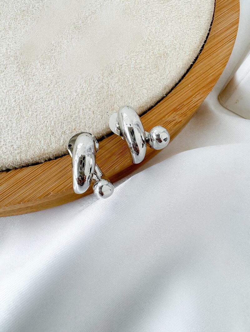 Brinco Folheado a Ouro 18k e Prata Duas Gotas Lisas