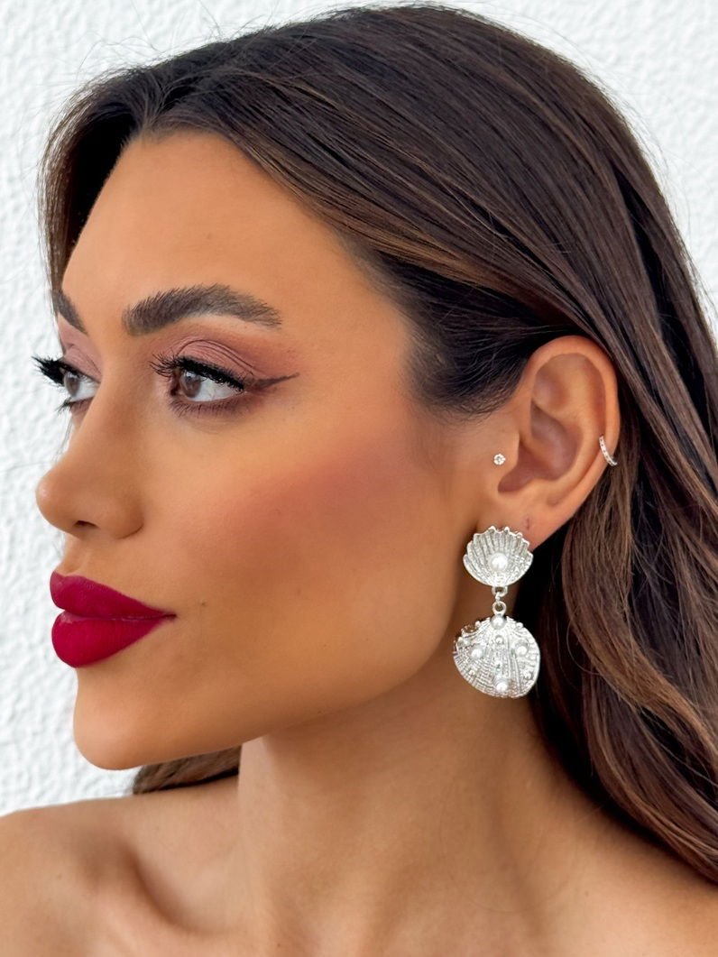 Brinco Folheado a Ouro 18k e Prata Duplo Concha Com Pérola